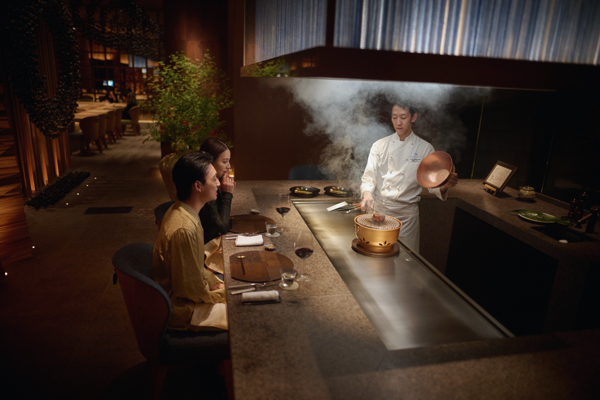 鉄板焼きカウンター席(21席)